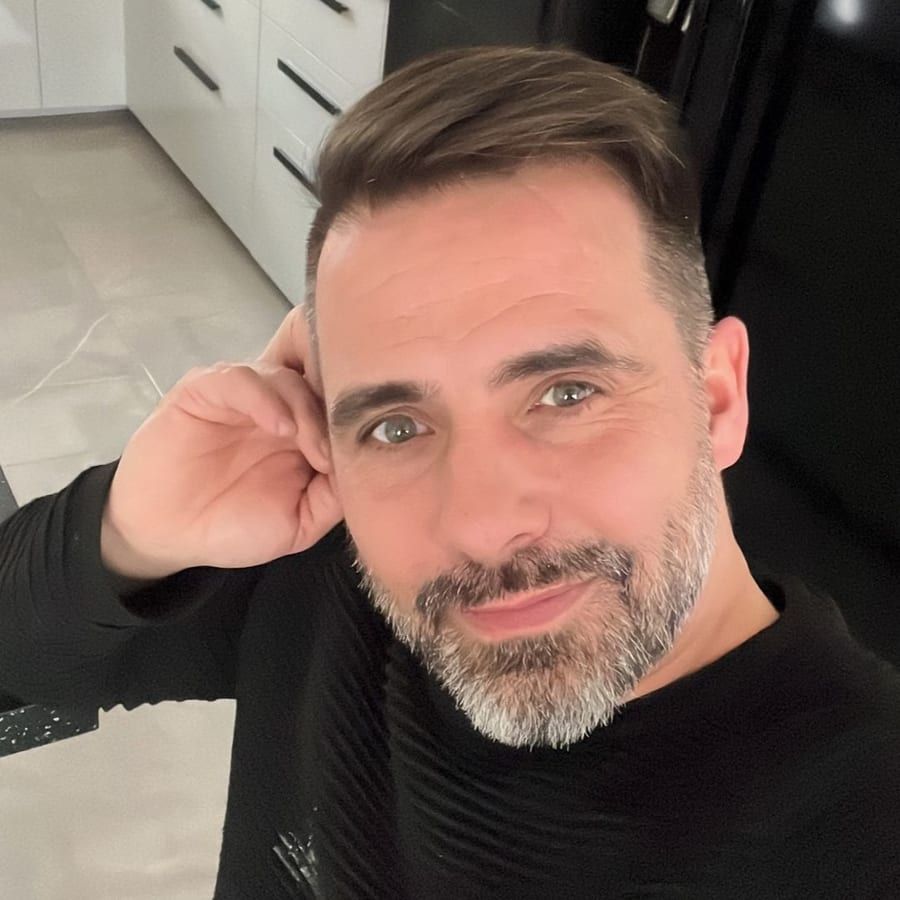 Profil von Akif